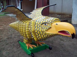 Illustration for article titled The Awesome Animal-Shaped Coffins of Ghana's Paa Joe